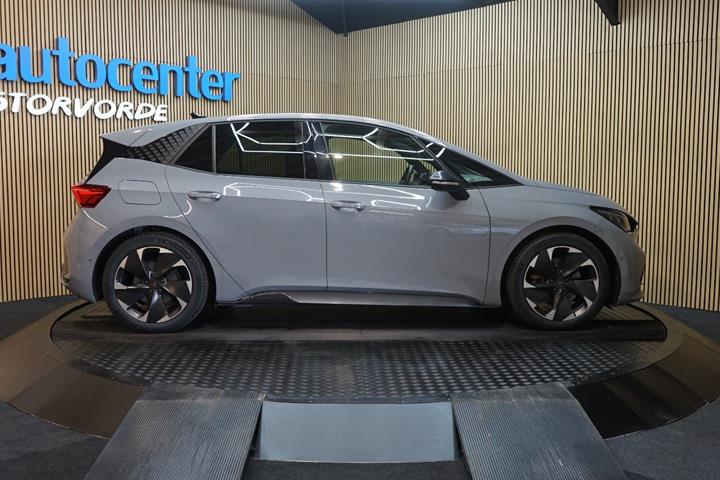 Grå Cupra Born fra 2023
