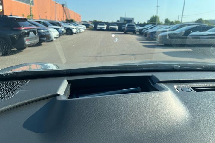 Grå Nissan Ariya fra 2026