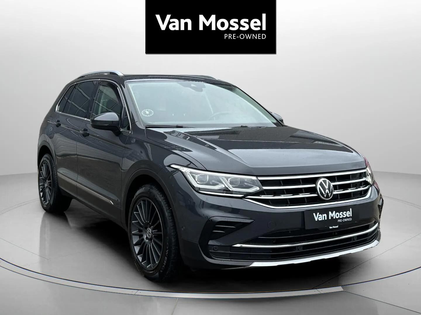 Grå VW Tiguan fra 2021