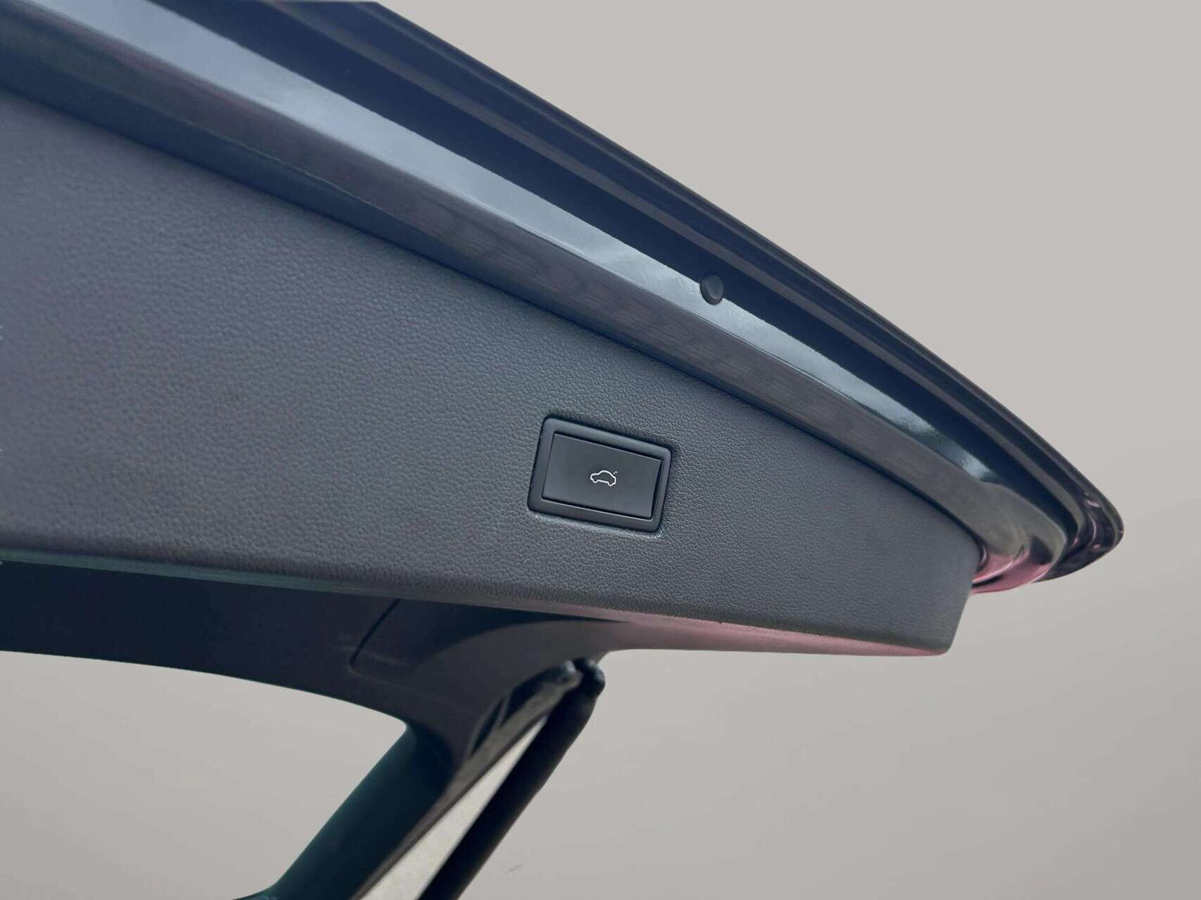 Grå VW Tiguan fra 2021
