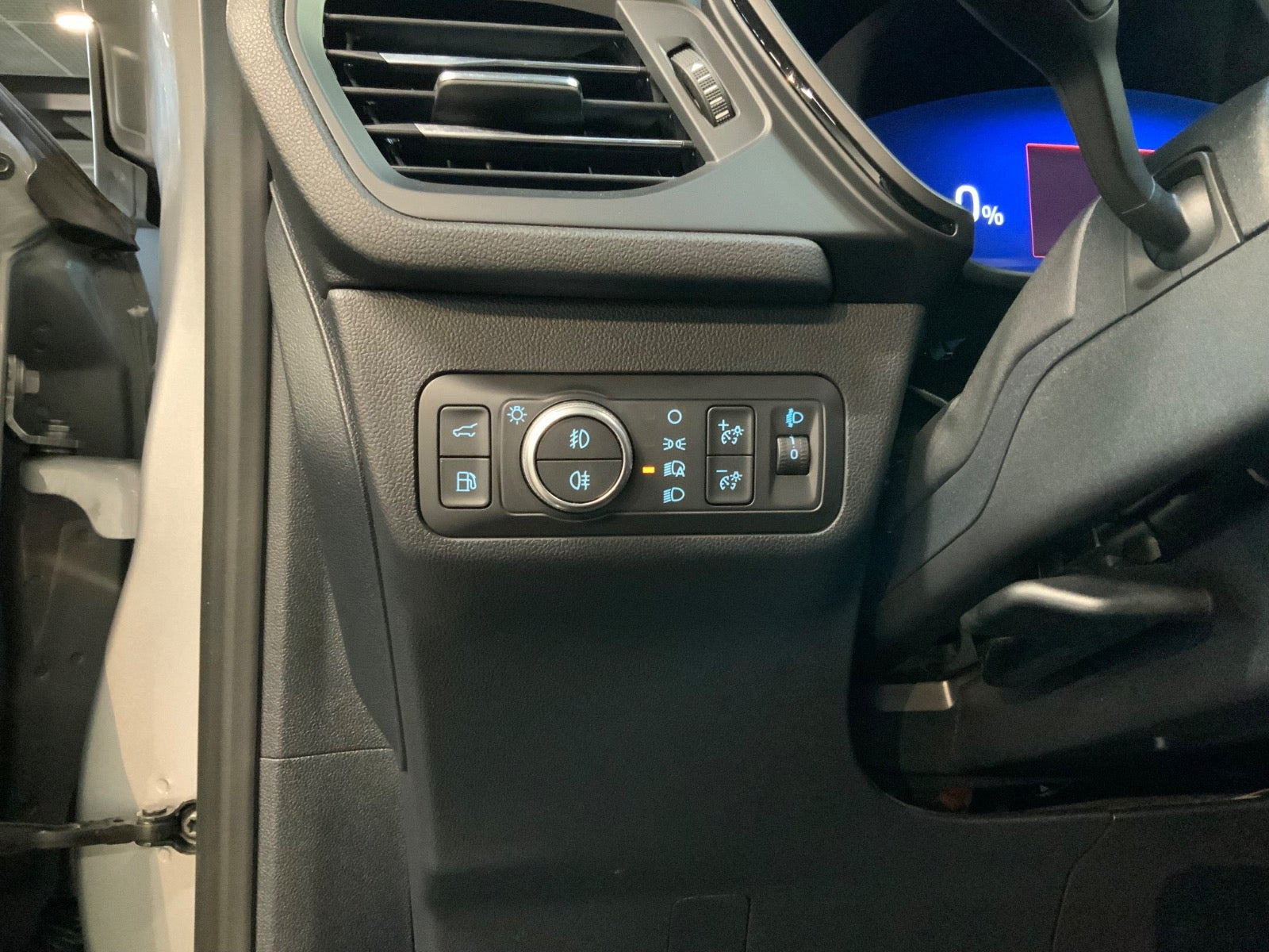 Grå Ford Kuga fra 2021