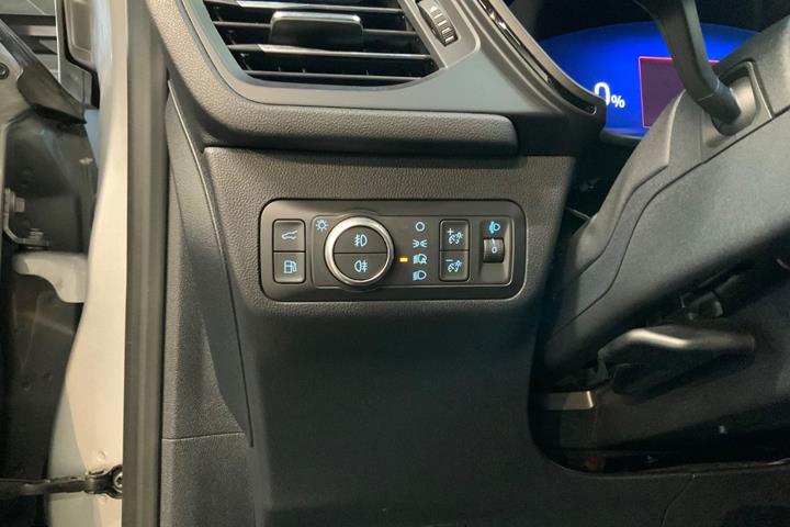 Grå Ford Kuga fra 2021