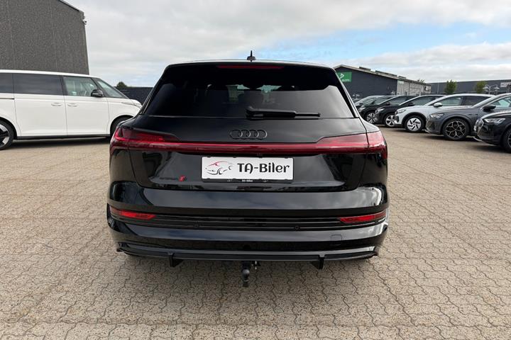 Sort Audi e-tron S fra 2022