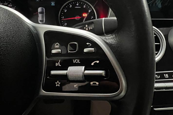 Blå Mercedes C300 fra 2018