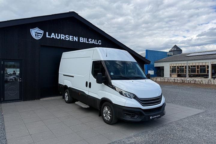 Hvid Iveco Daily fra 2022