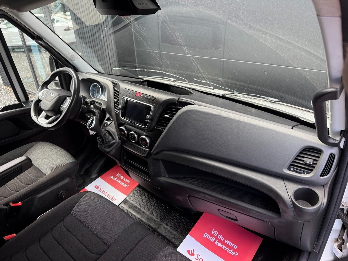 Hvid Iveco Daily fra 2022