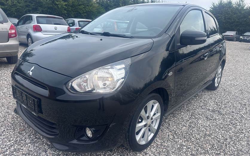 Mitsubishi Space Star 1,2 Black & White
