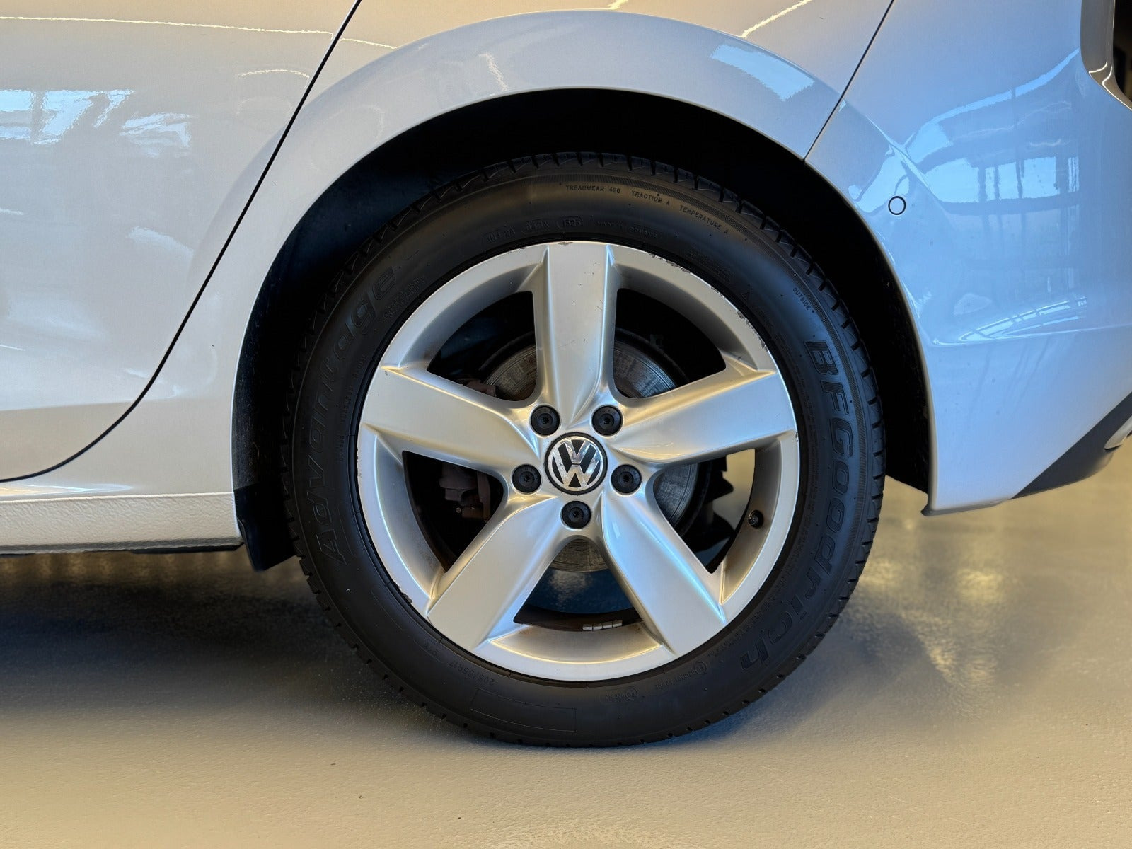 Sølv VW Golf VIII fra 2021