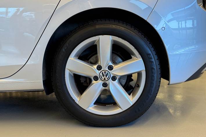 Sølv VW Golf VIII fra 2021