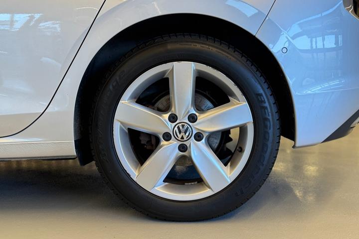 Sølv VW Golf VIII fra 2021