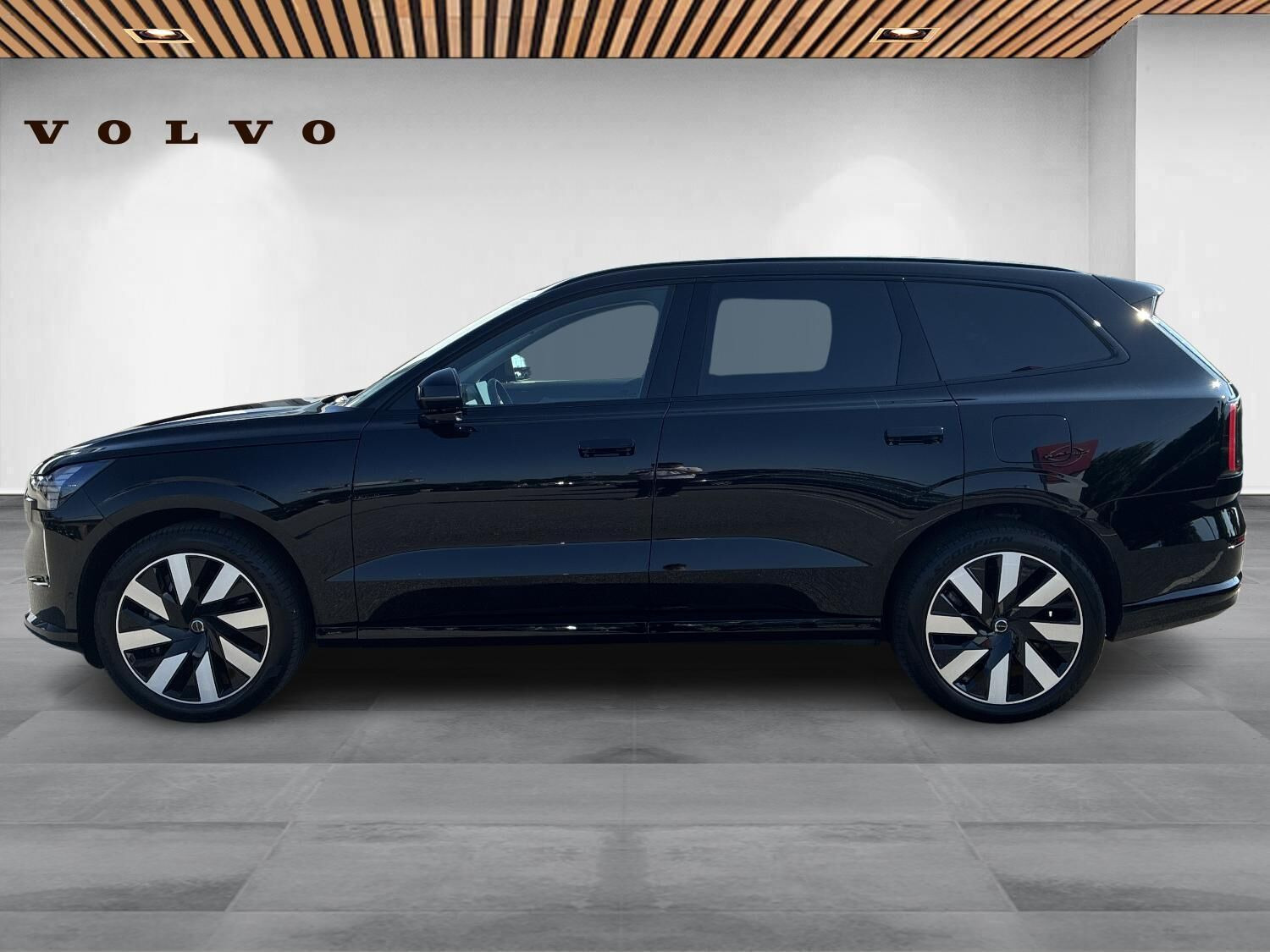Sort Volvo EX90 fra 2025