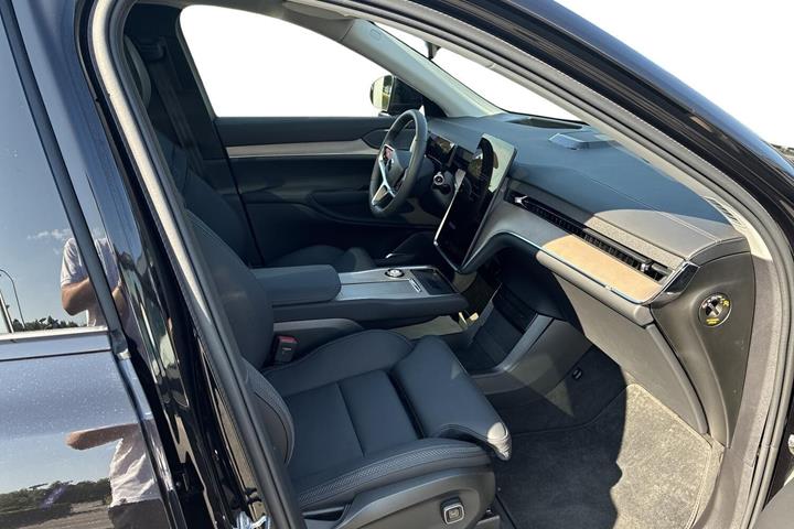 Sort Volvo EX90 fra 2025