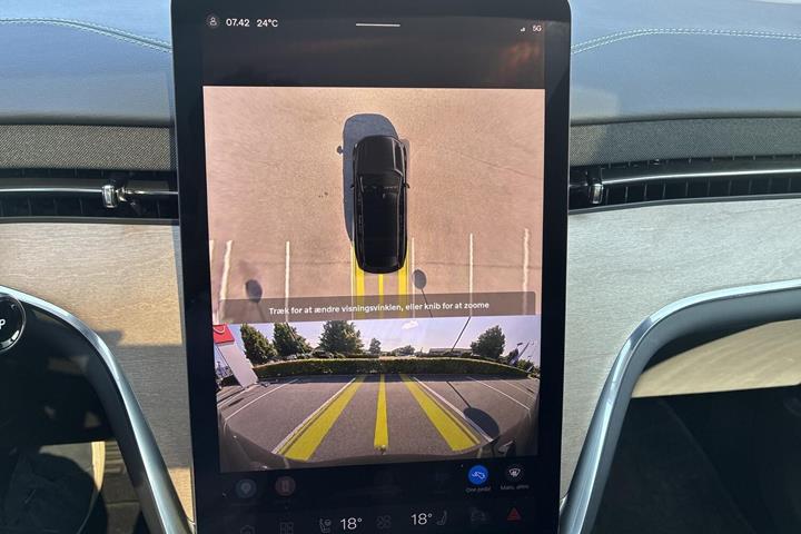 Sort Volvo EX90 fra 2025