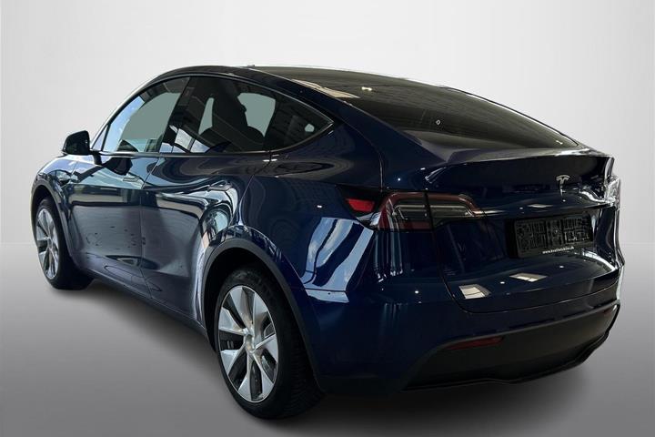 Blå Tesla Model Y fra 2023