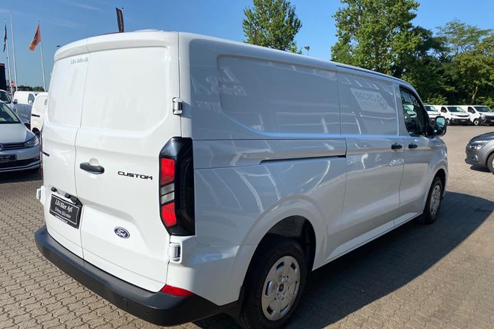 Hvid Ford Transit Custom 320 L2 fra 2025