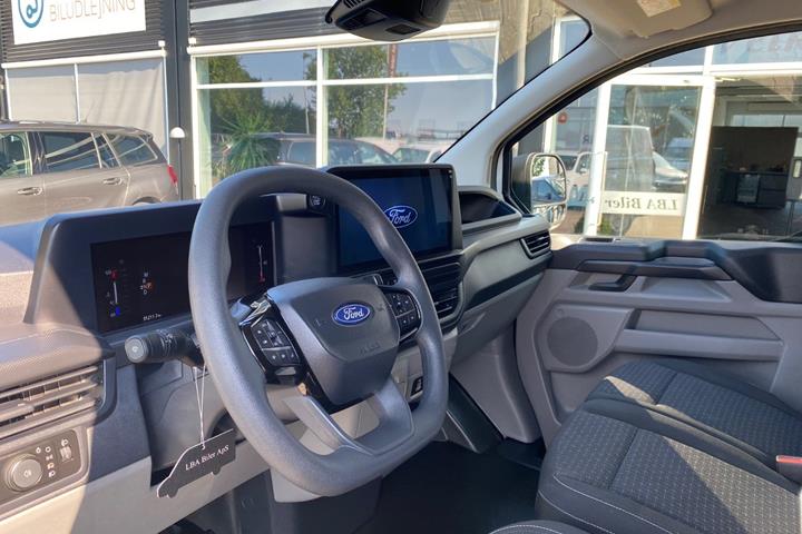 Hvid Ford Transit Custom 320 L2 fra 2025