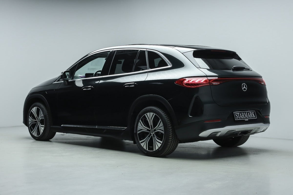Grøn Mercedes EQE350 SUV fra 2023
