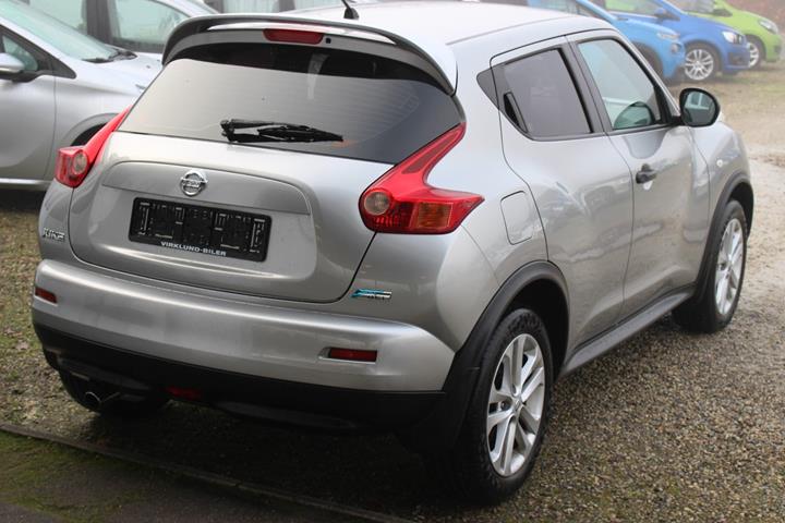 Sølv Nissan Juke fra 2011