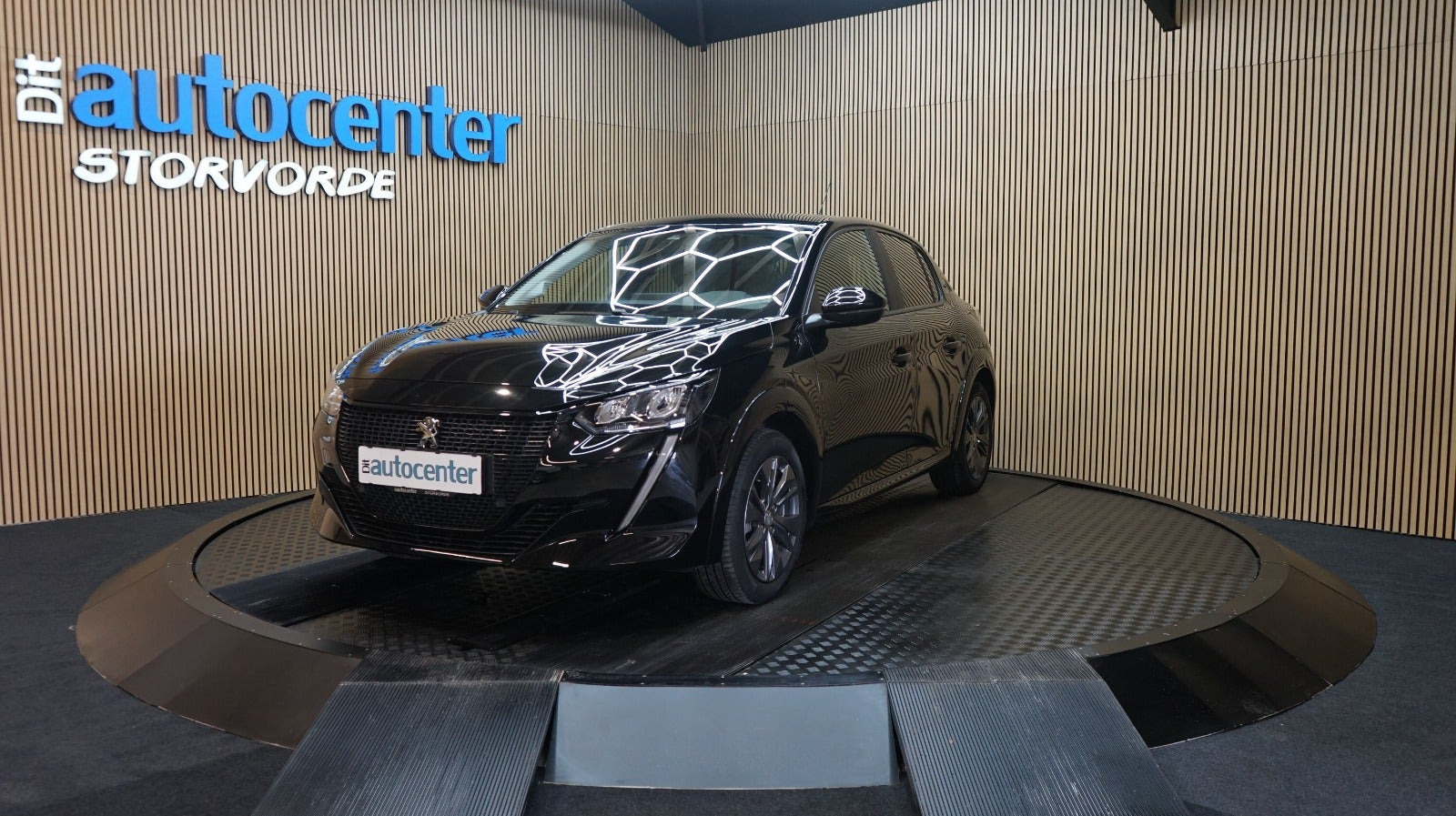 Sort Peugeot e-208 fra 2022