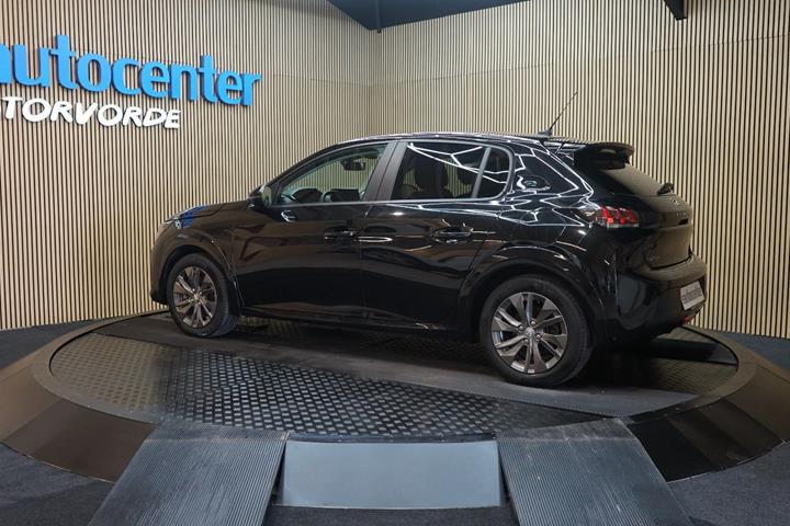 Sort Peugeot e-208 fra 2022