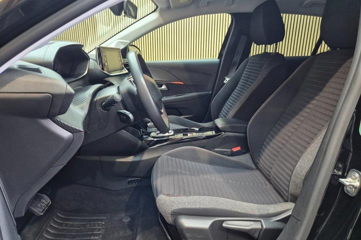 Sort Peugeot e-208 fra 2022