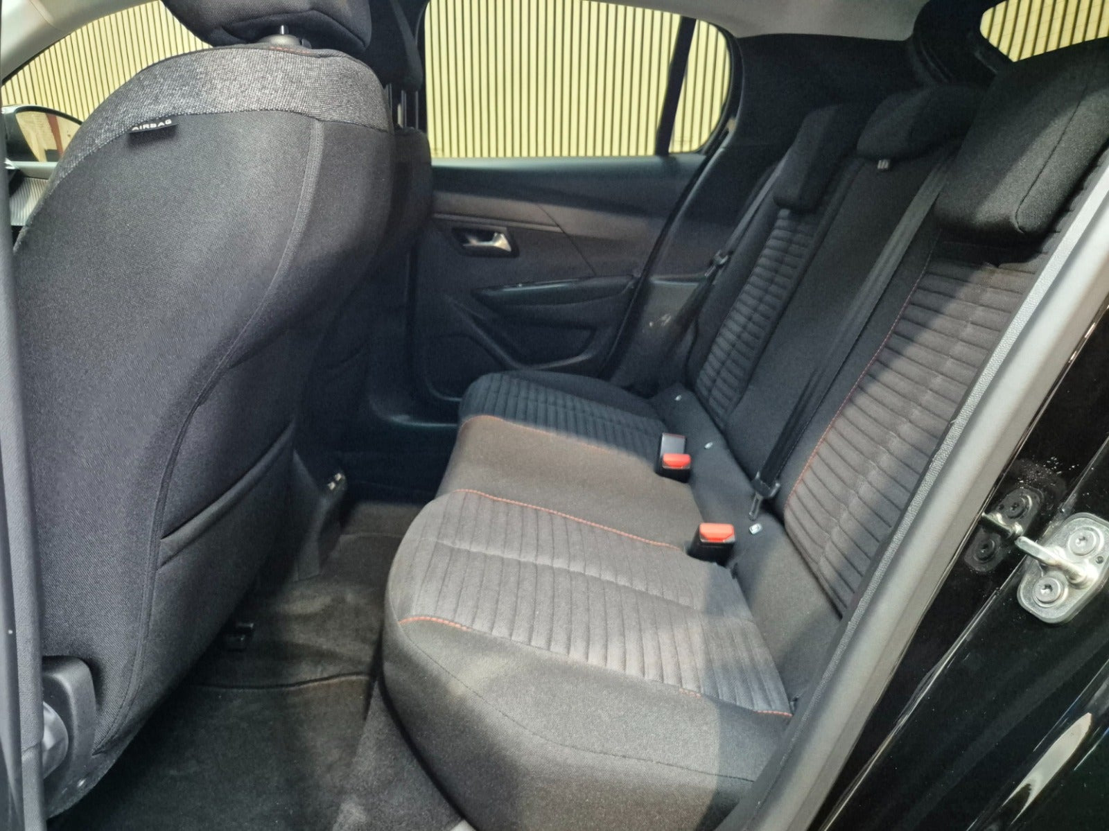 Sort Peugeot e-208 fra 2022