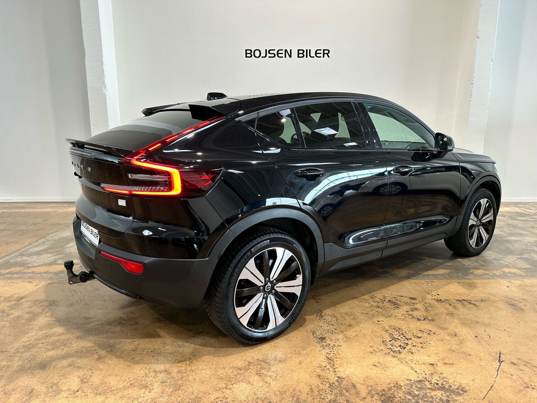 Sort Volvo C40 fra 2023