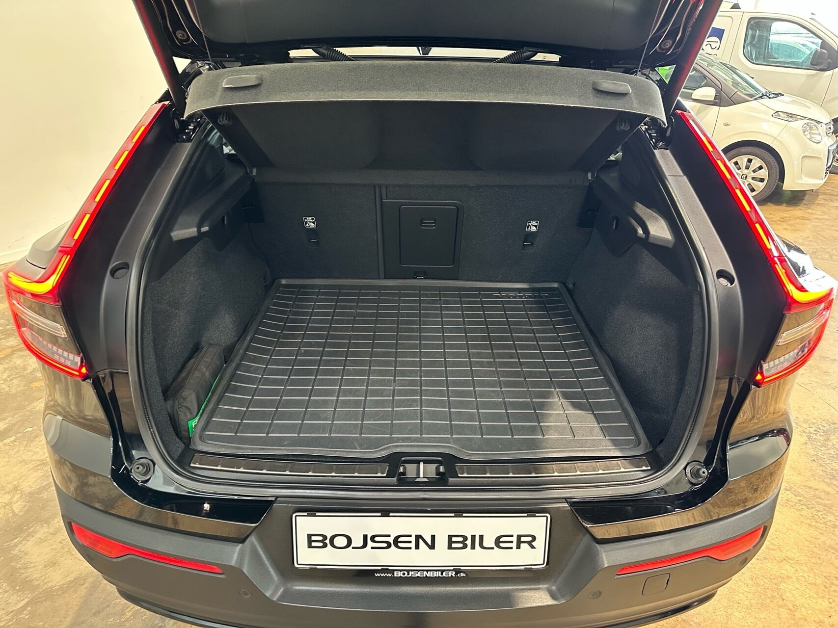Sort Volvo C40 fra 2023