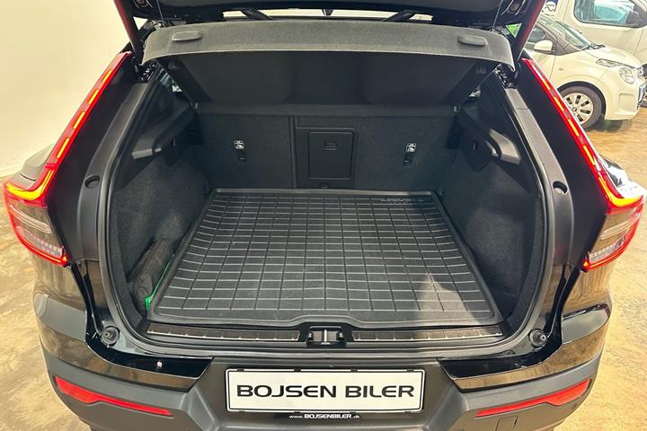 Sort Volvo C40 fra 2023