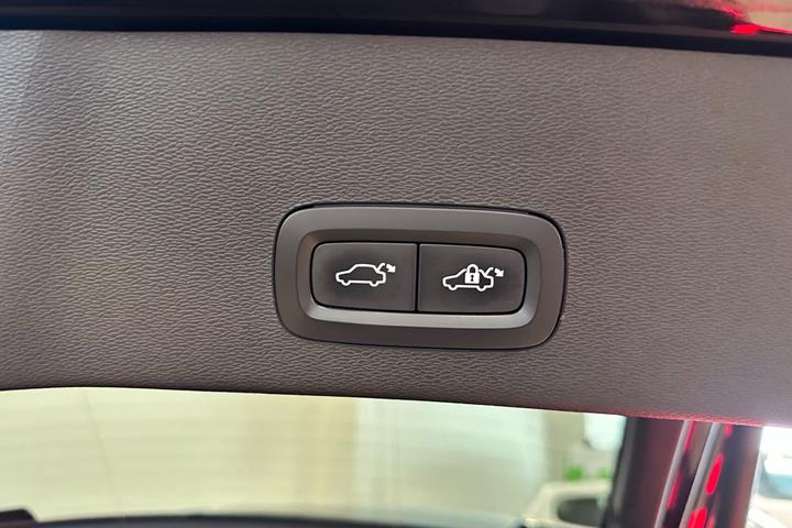 Sort Volvo C40 fra 2023