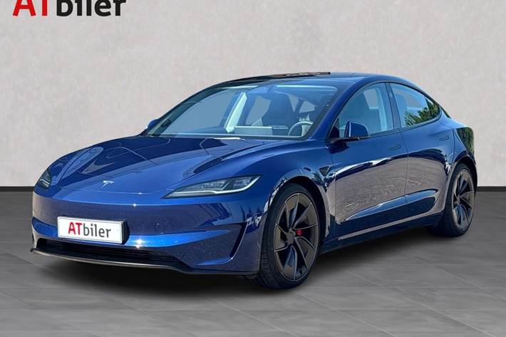 Blå Tesla Model 3 fra 2024