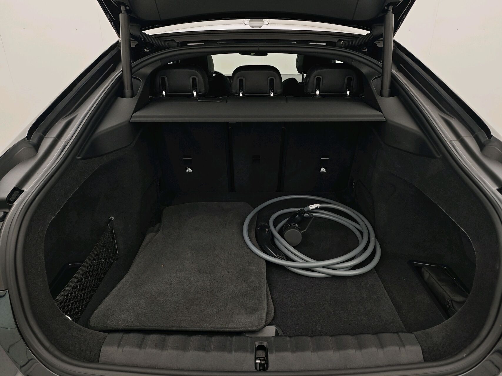 Sort BMW i4 fra 2023