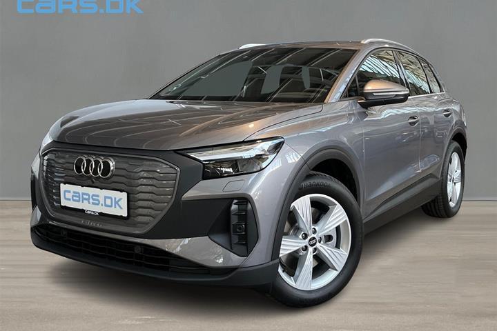 Grå Audi Q4 fra 2026 set udefra