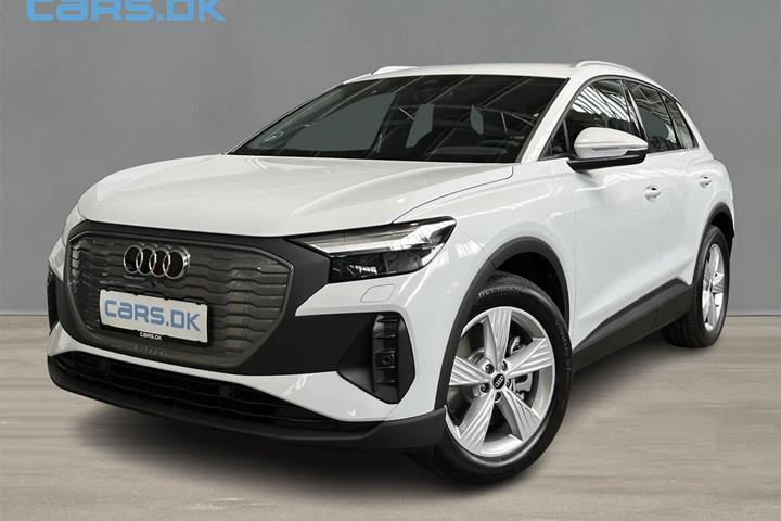 Hvid Audi Q4 fra 2026 set udefra