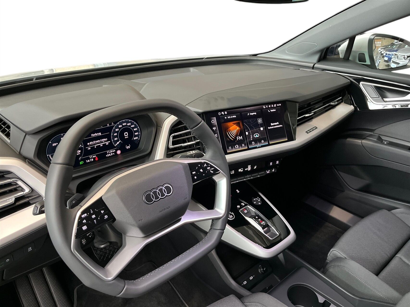 Hvid Audi Q4 fra 2026