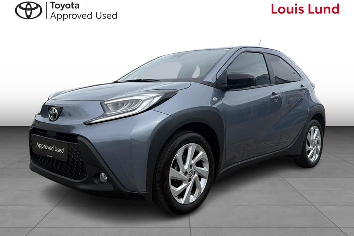 Grå Toyota Aygo X fra 2024