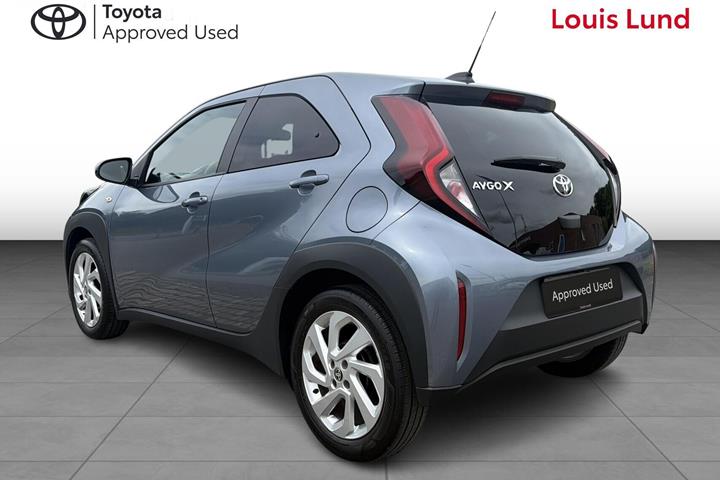 Grå Toyota Aygo X fra 2024