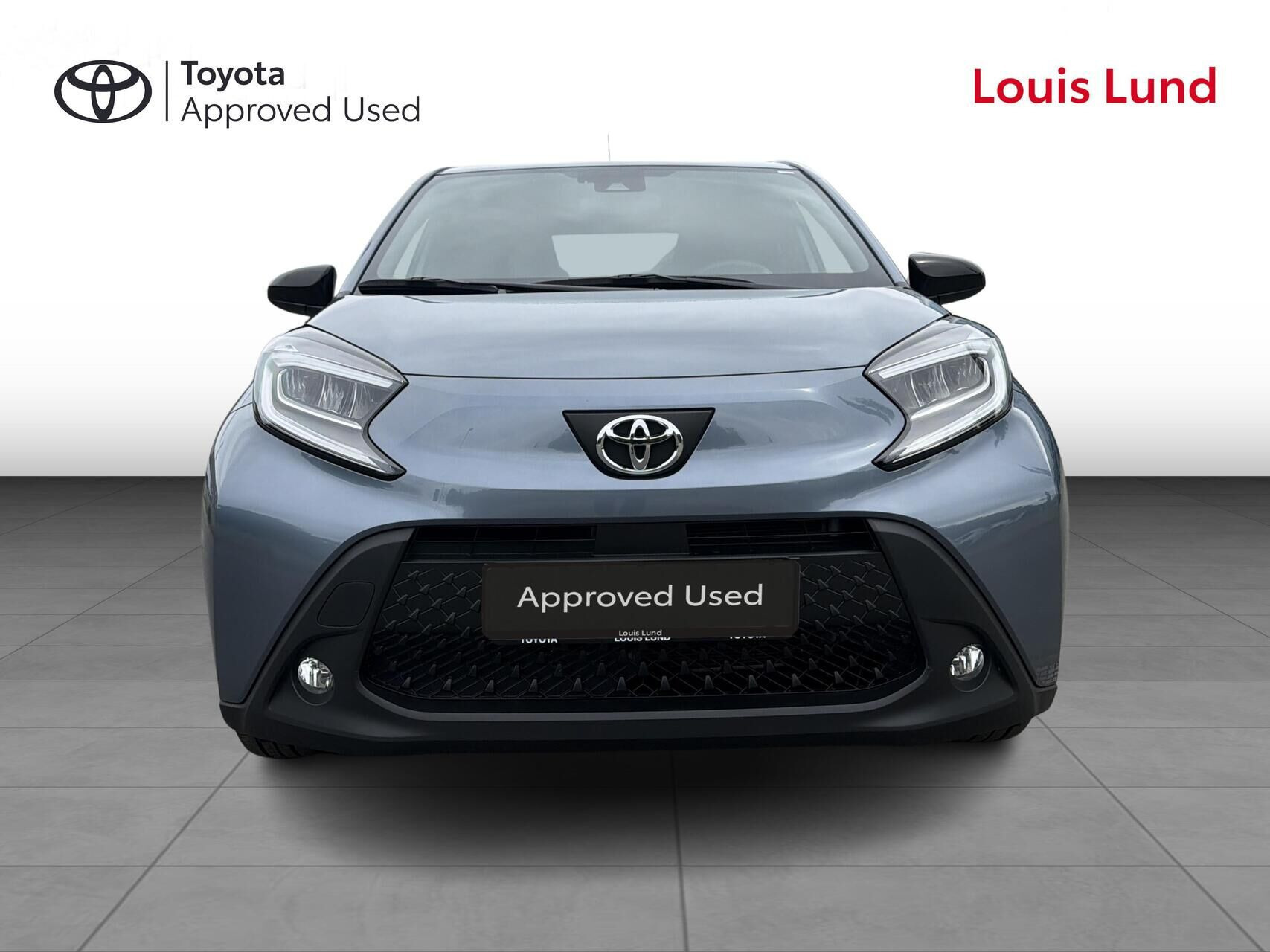 Grå Toyota Aygo X fra 2024