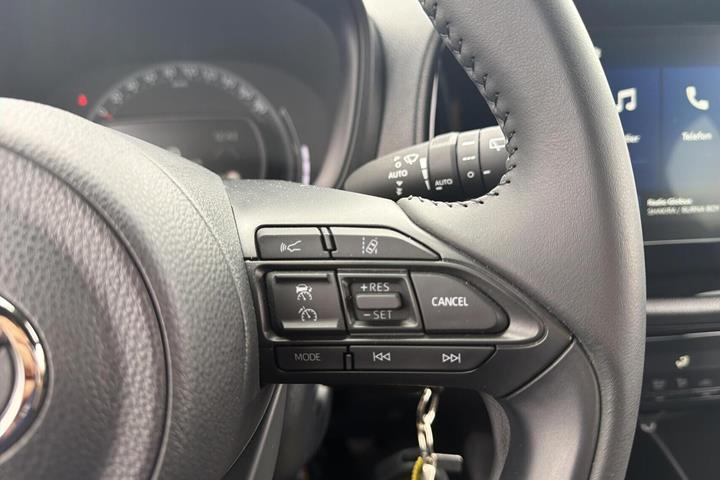 Grå Toyota Aygo X fra 2024