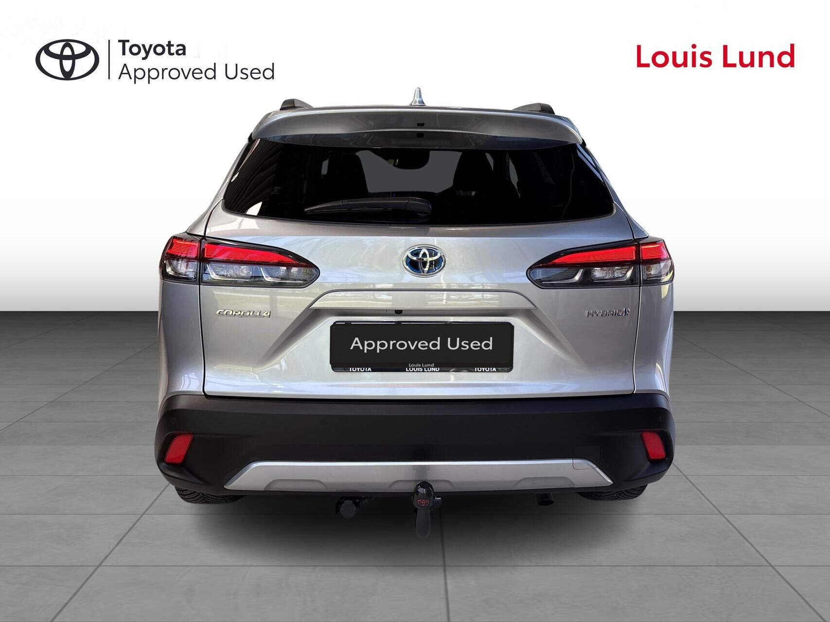 Sølv Toyota Corolla Cross fra 2023