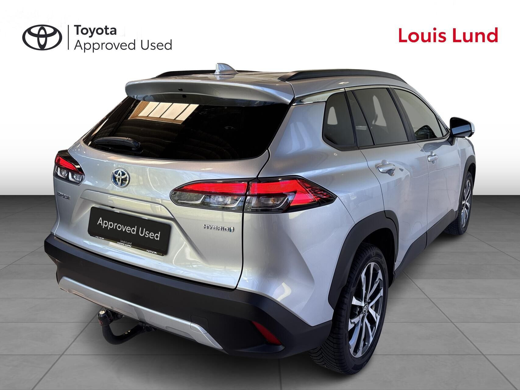 Sølv Toyota Corolla Cross fra 2023