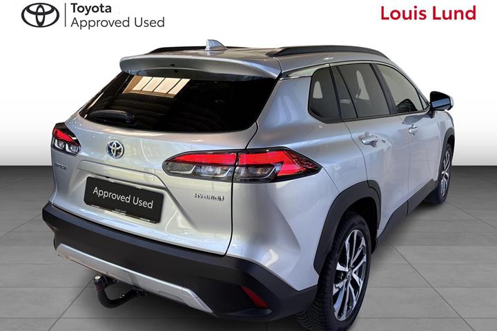 Sølv Toyota Corolla Cross fra 2023