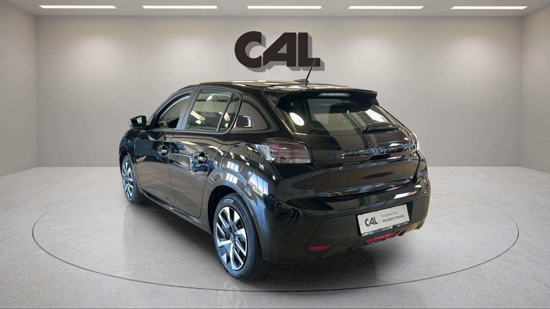 Sort Peugeot e-208 fra 2025