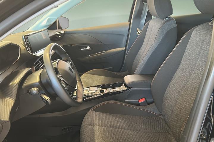 Sort Peugeot e-208 fra 2025