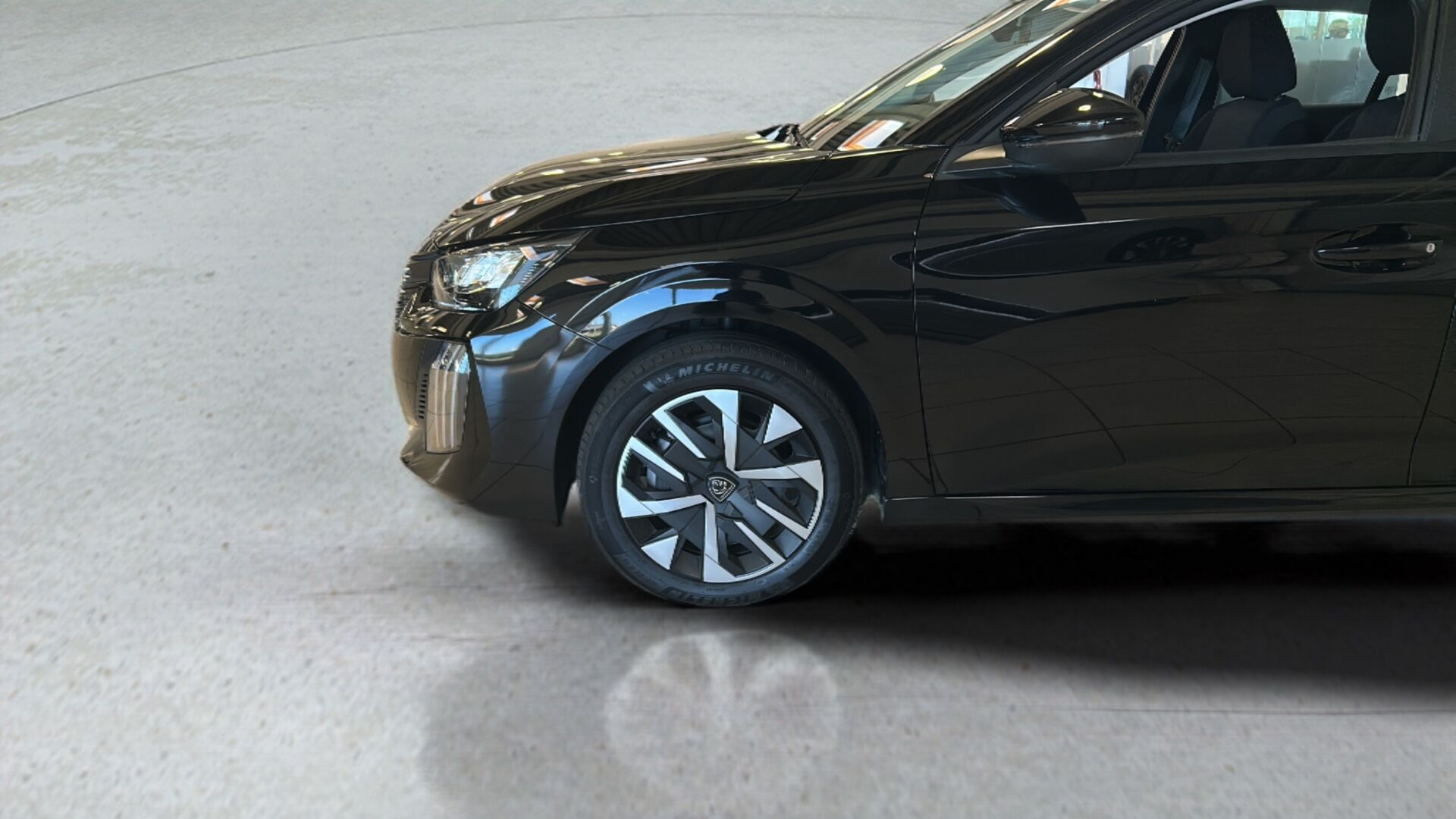 Sort Peugeot e-208 fra 2025