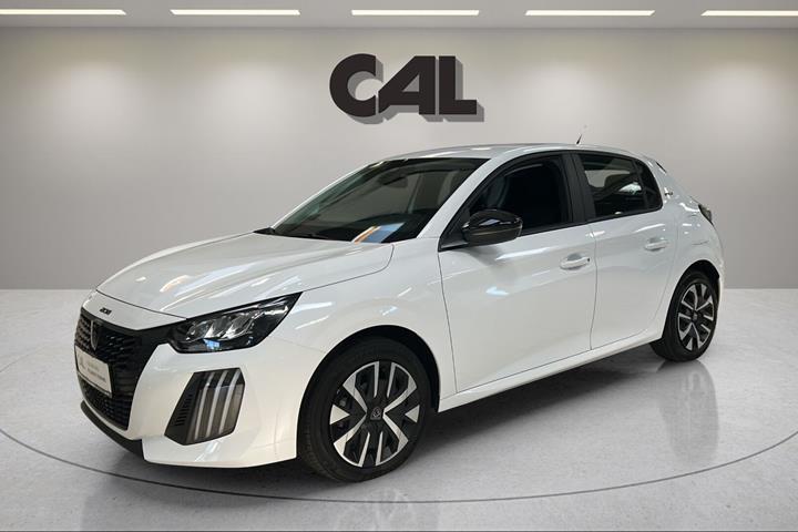 Hvid Peugeot e-208 fra 2025 set udefra