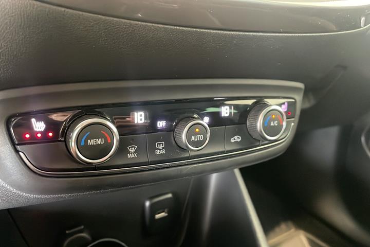 Sort Opel Crossland X fra 2019