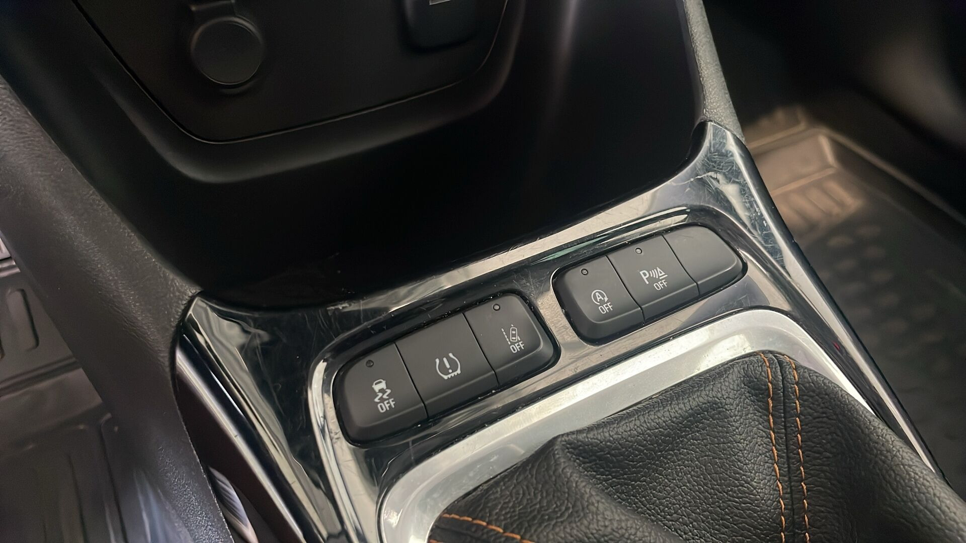 Sort Opel Crossland X fra 2019