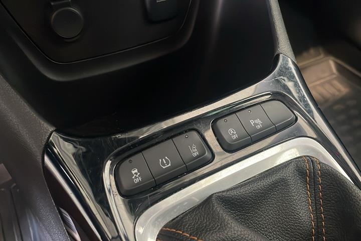 Sort Opel Crossland X fra 2019