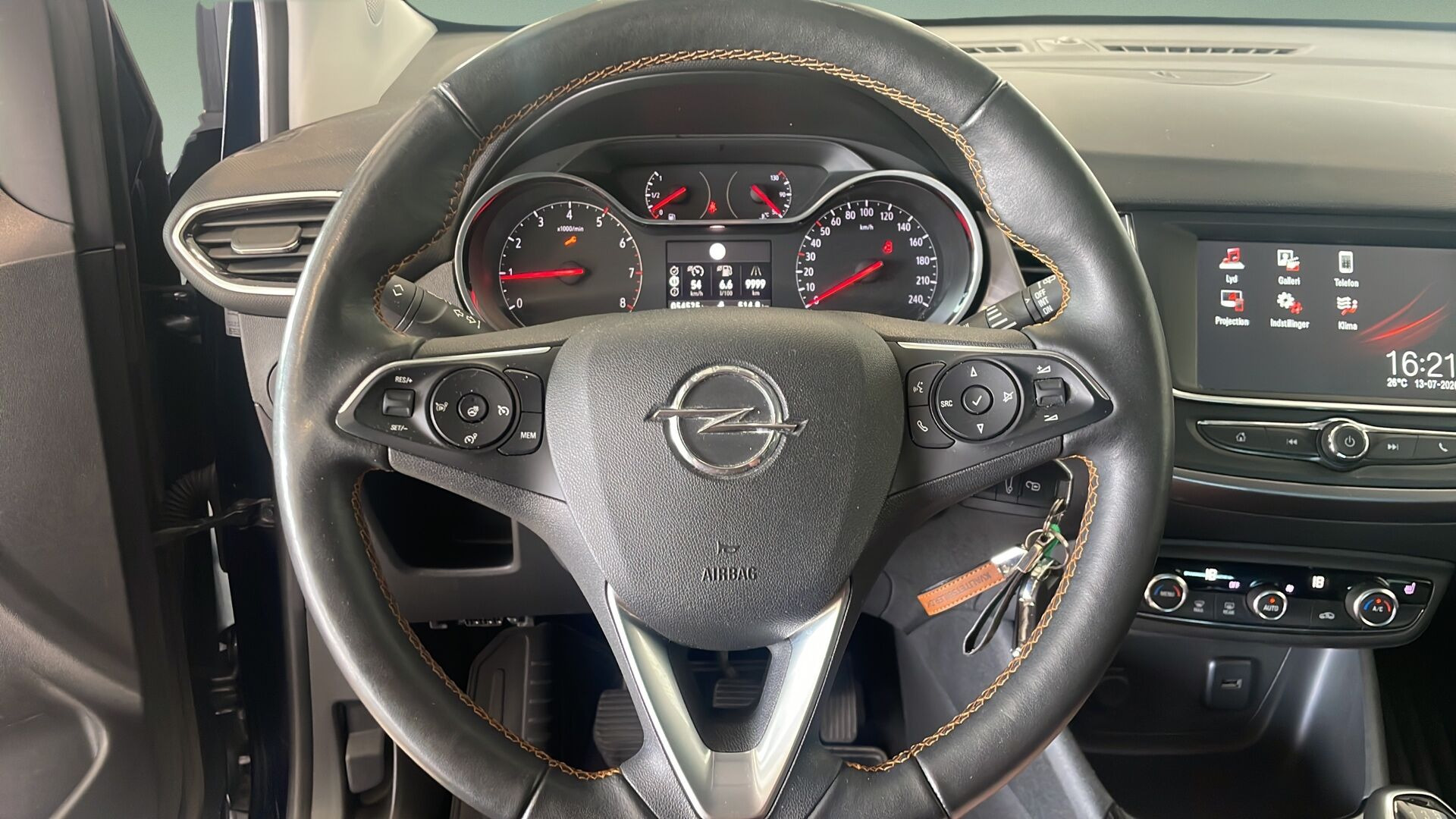 Sort Opel Crossland X fra 2019